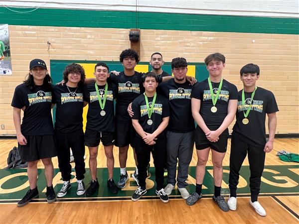 Powerlifting Takes 1st Place! Congratulations to the BHS Powerlifting Team!